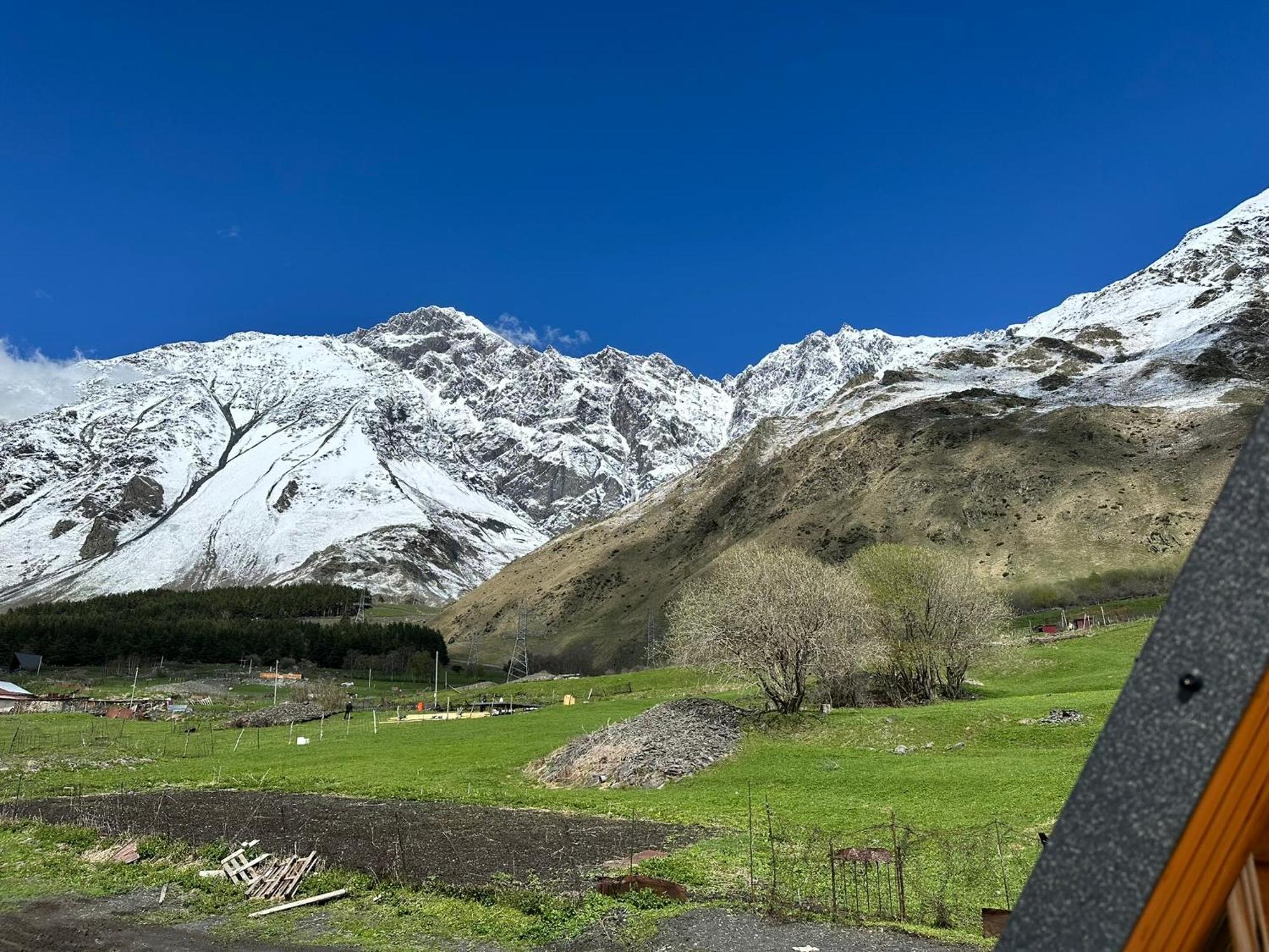 A&B Cottages Kazbegi Extérieur photo